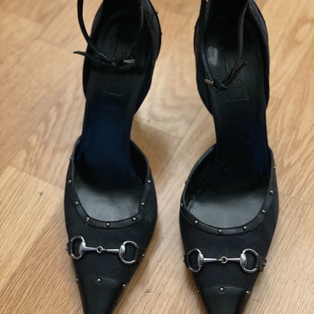 VINTAGE GUCCI STILETTOS